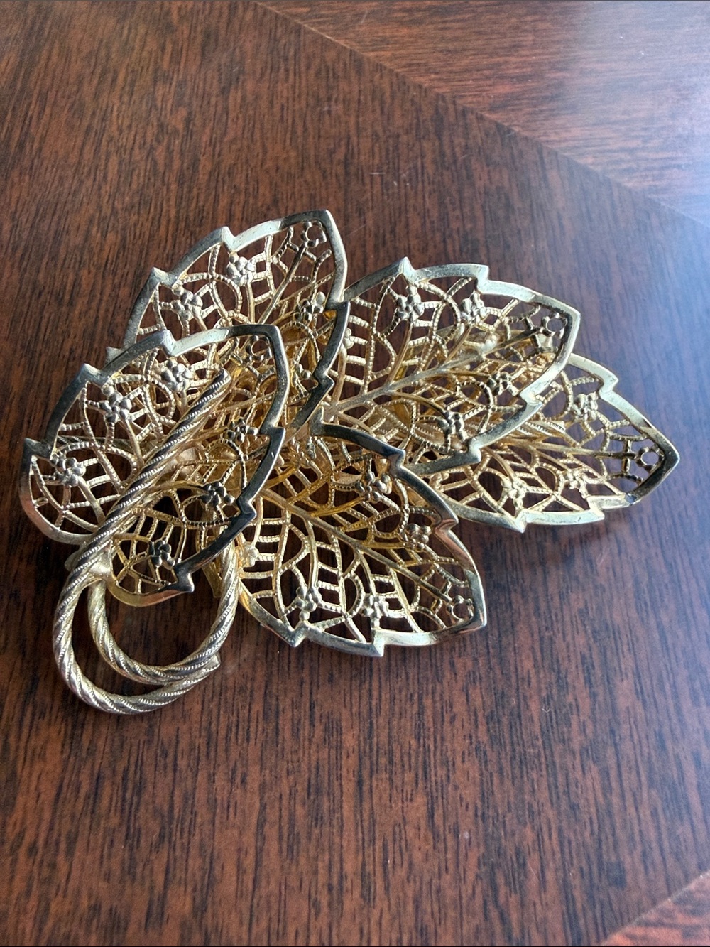 Vintage Judy Lee Gold Tone Filigree Leaf Brooch Pin